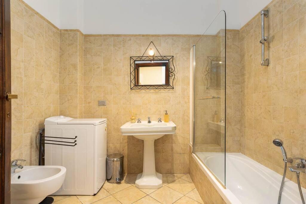 DuomoElegant Apartment In The Center Of Florenz Exterior foto